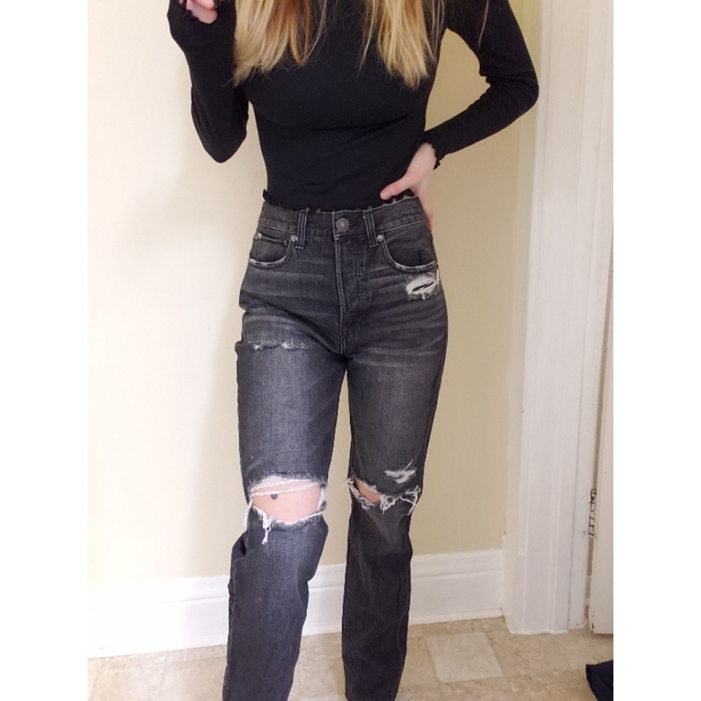 Hi-rise AE boyfriend jean